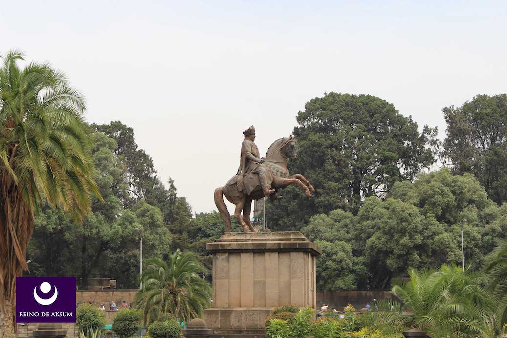 2 - Estatua de Menelik